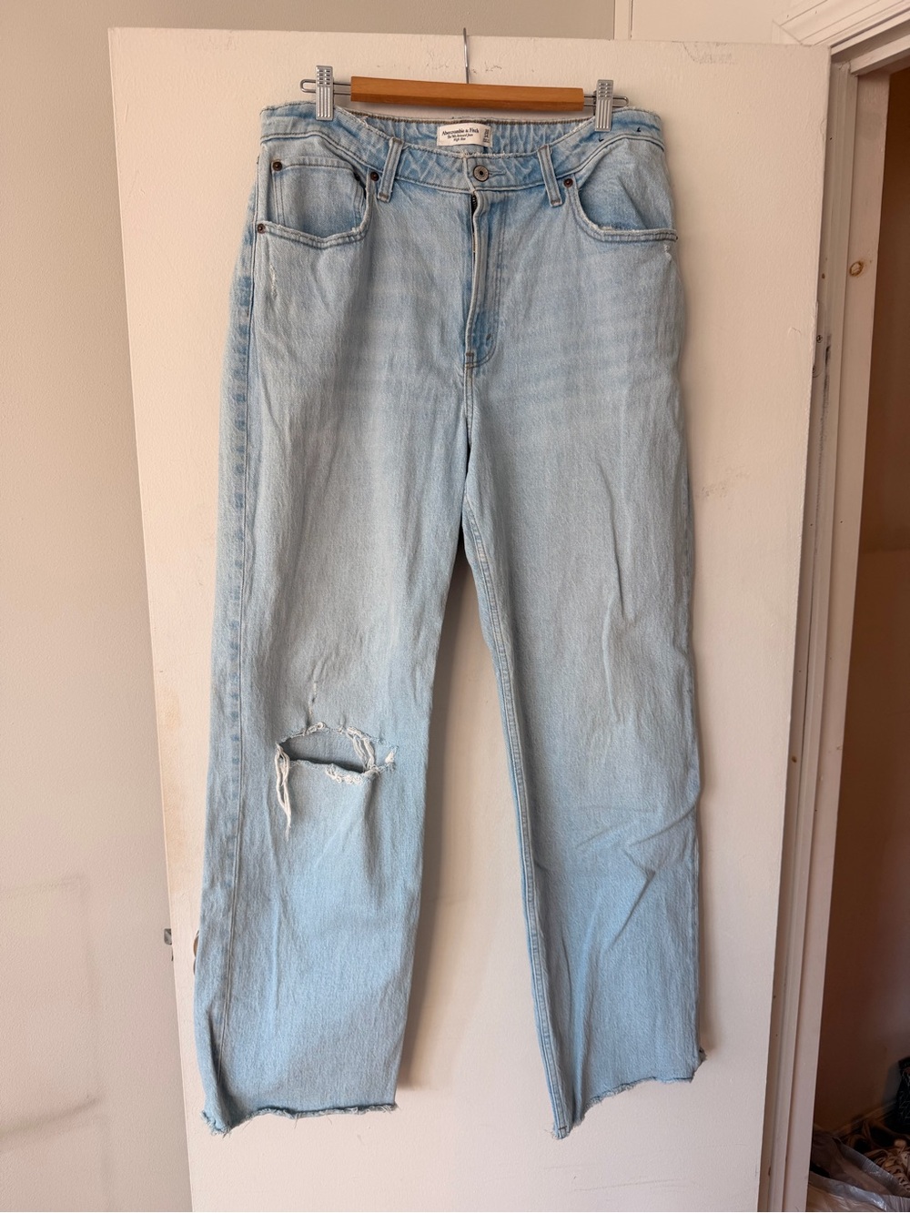 Abercrombie & Fitch Light Blue Distressed 90s Relaxed Jeans - High Rise
